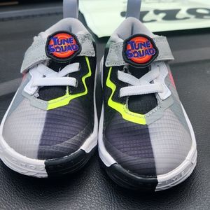 Nike LeBron Xviii 5c